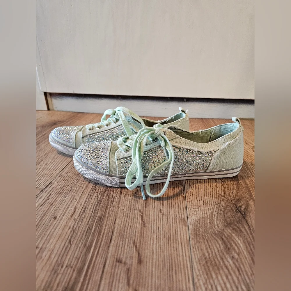 Gianni Bini Mint Green Sparkle Sneakers, Size 8.5